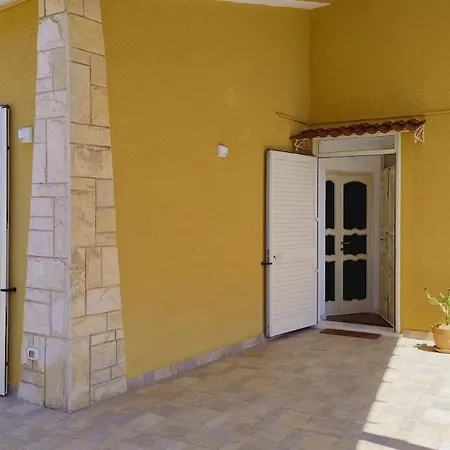 In * San Donaci